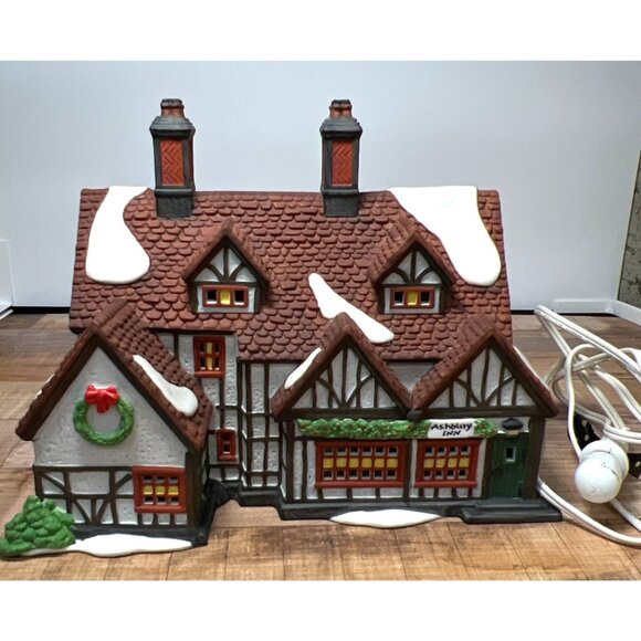 Dept 56 5555-7 Ashbury Inn Dickens Heritage Village - Picture 1 of 7